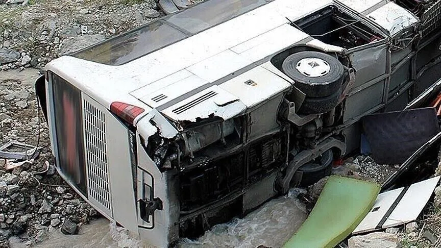 مصرع وإصابة العشرات في حادث حافلة عسكرية جنوبي الأردن